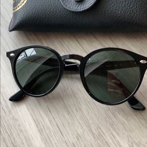 Ray-Ban RB2180 Sunglasses